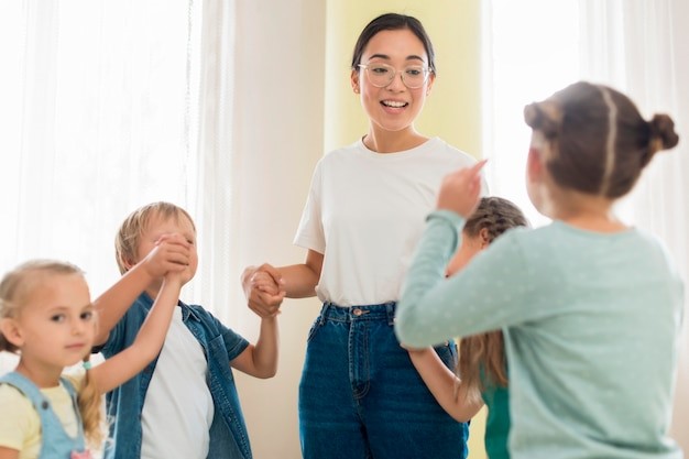Educação Infantil: História pessoal, dos familiares e da comunidade.
