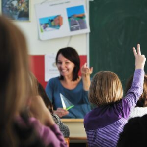 Apostila de Língua Portuguesa – Prática de Linguagem : Leitura/escuta (compartilhada e autônoma) e Prática de Linguagem : Produção de textos (escrita compartilhada e autônoma) – Habilidades BNCC: EF04LP19, EF04LP20 e EF04LP21.