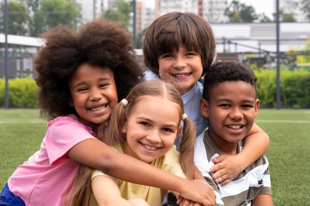 Plano de Aula - Educação Infantil (Pré-escola) O eu, o outro e o nós: Reconstruindo a história clássica do Patinho Feio.