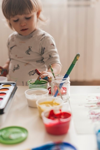 Plano de Aula Educação Infantil 3 - Brincando e criando pinturas rupestres.