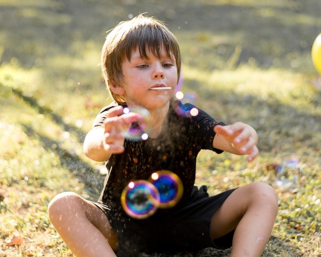 Plano de Aula Educação Infantil 3: Brincando como nos tempos da vovó!